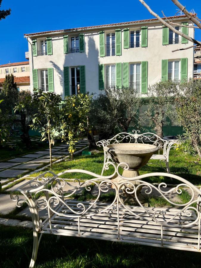 Amazing New Property In The Heart Of The Old Town Of Antibes Exterior photo