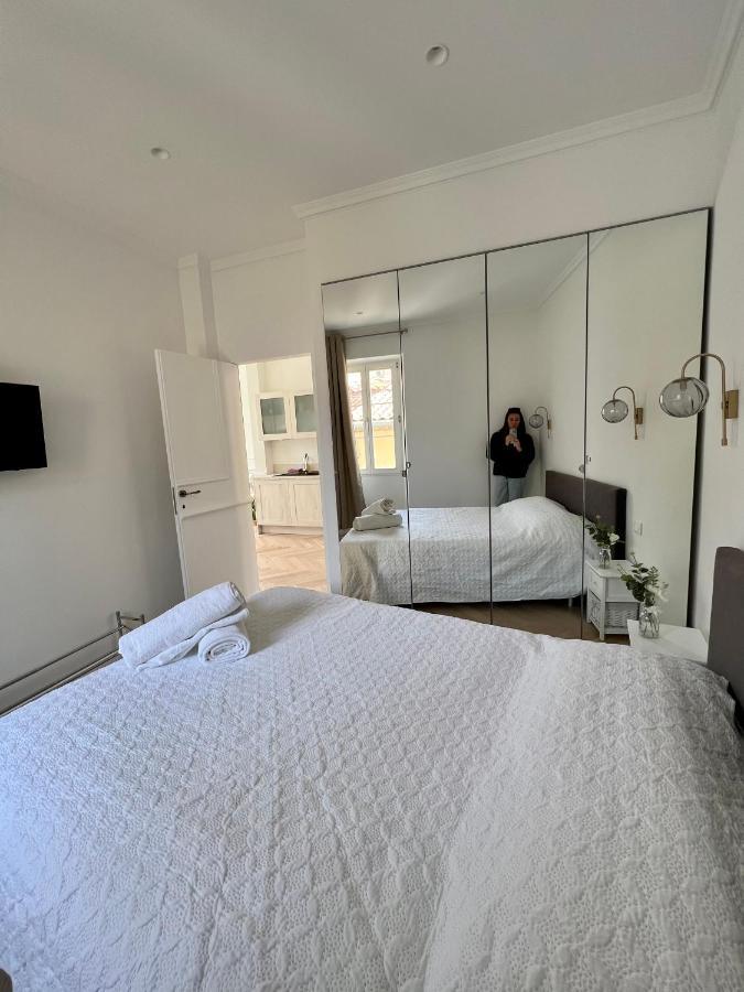Amazing New Property In The Heart Of The Old Town Of Antibes Exterior photo