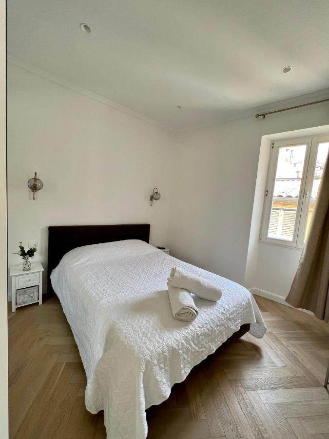 Amazing New Property In The Heart Of The Old Town Of Antibes Exterior photo